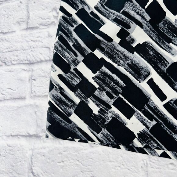 Michael Kors Silk Pleated A-Line Skirt Black White Geometric Size 6 Knee Length - Picture 6 of 9